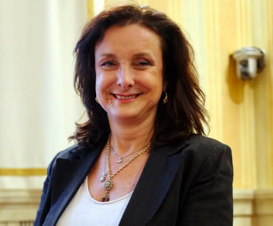  Manuela Kron